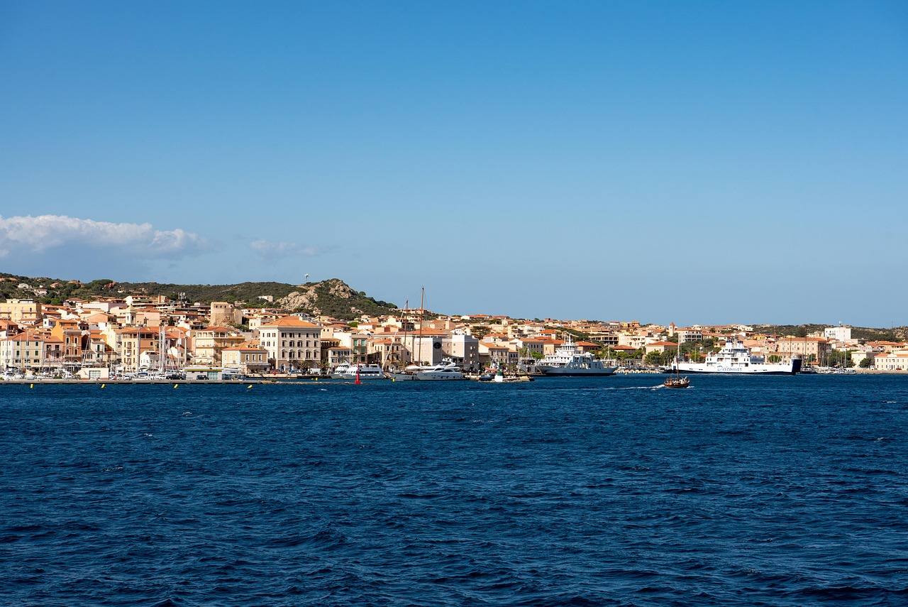 Impression aus dem Segelrevier La Maddalena, Sardinien – Straße von Bonifacio