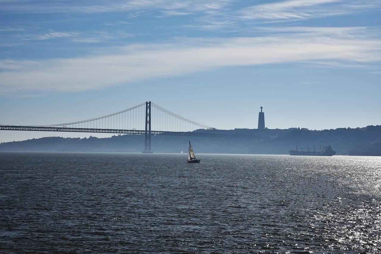 Impression aus dem Segelrevier Lissabon, Tejo-Mündung & Costa de Lisboa